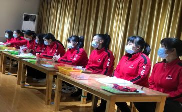 保育员学期中班工作总结模板6篇