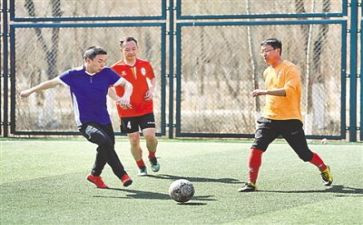 足球内侧传球教案8篇