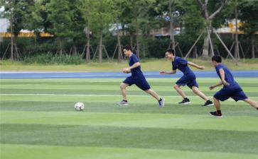 小学足球传球教案6篇