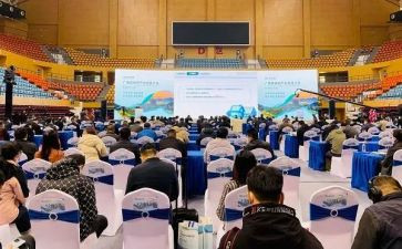 学校表彰大会讲话稿6篇