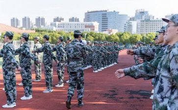 600字军训作文推荐8篇