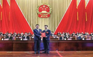 县领导在镇人大讲话稿7篇