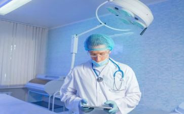 医生个人述职简短报告优质8篇